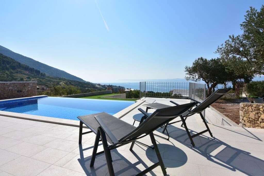 Villa Katarina - Infinity Pool With Amazing View ボル エクステリア 写真