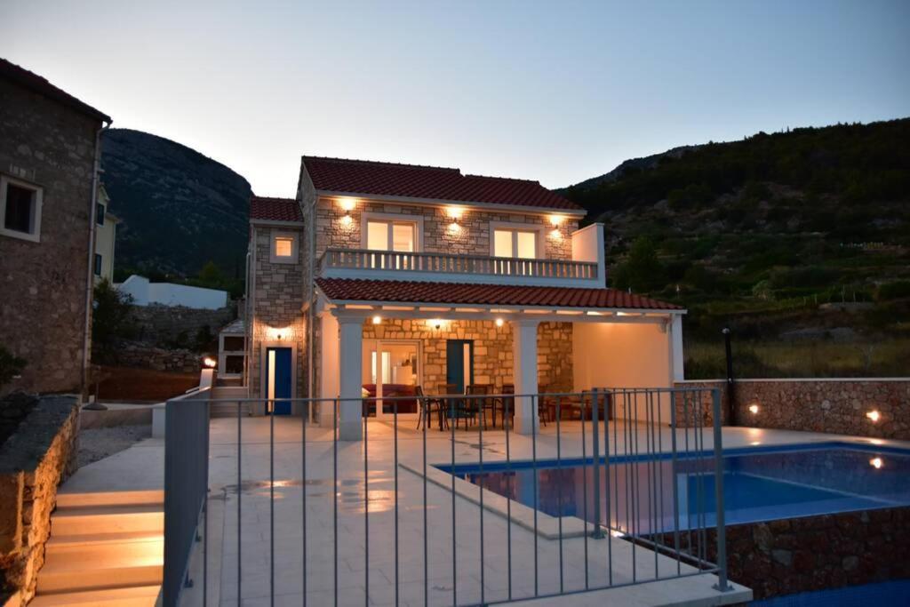 Villa Katarina - Infinity Pool With Amazing View ボル エクステリア 写真