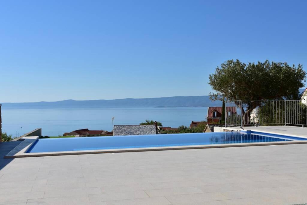 Villa Katarina - Infinity Pool With Amazing View ボル エクステリア 写真