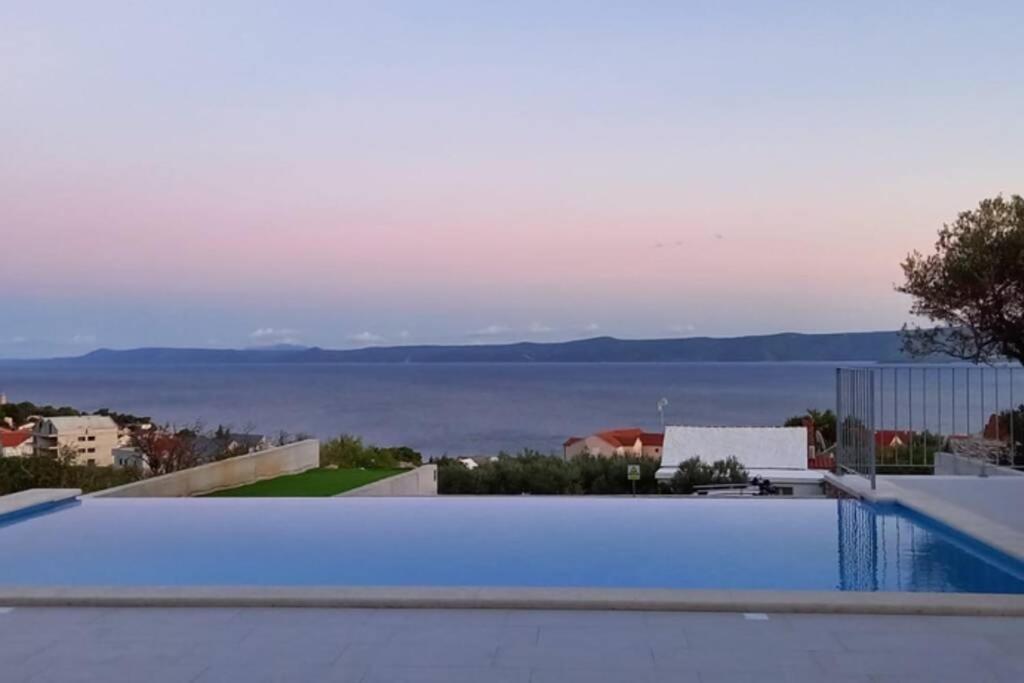 Villa Katarina - Infinity Pool With Amazing View ボル エクステリア 写真